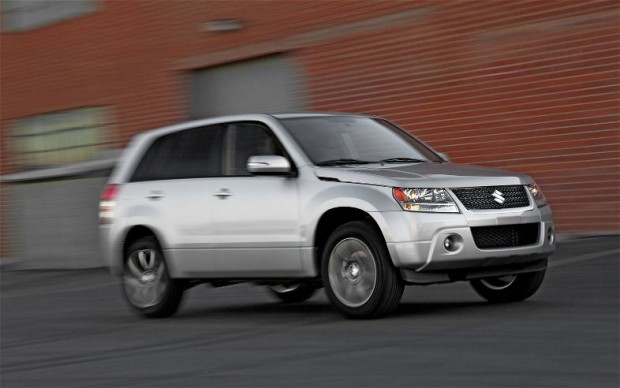 2012-Suzuki-Grand-Vitara-4WD-front-three-quarter-in-motion