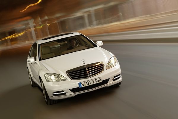 Mercedes-benz-s-class-s400-hybrid-7