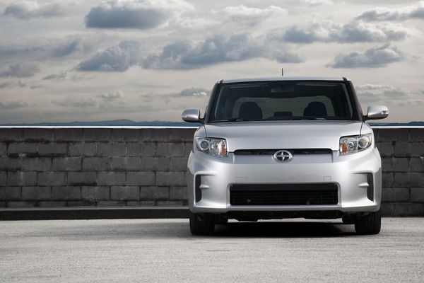 2011_scion_xb_3