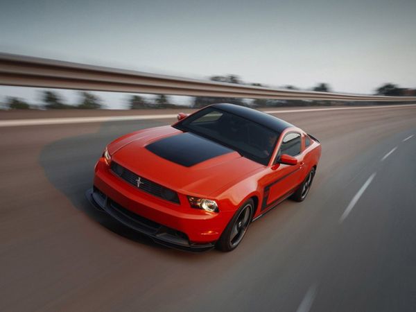 Ford-Mustang-Boss-302-2012-–-Front-Side-Top-View