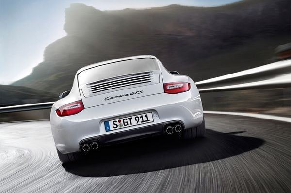 2011_porsche_911_carrera_gts