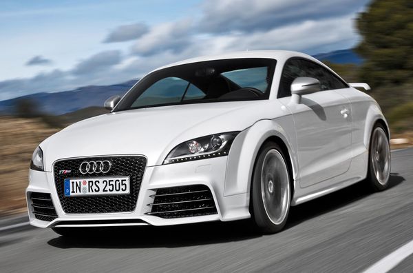 2012-audi-tt-rs-coupe-front-white-wallpaper-pictures 2012-audi-tt-rs-coupe-front-white-wallpaper-pictures