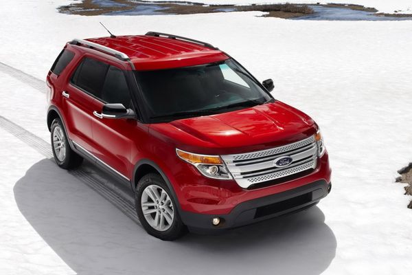 2011-Ford-Explorer-SUV-112-1024x682