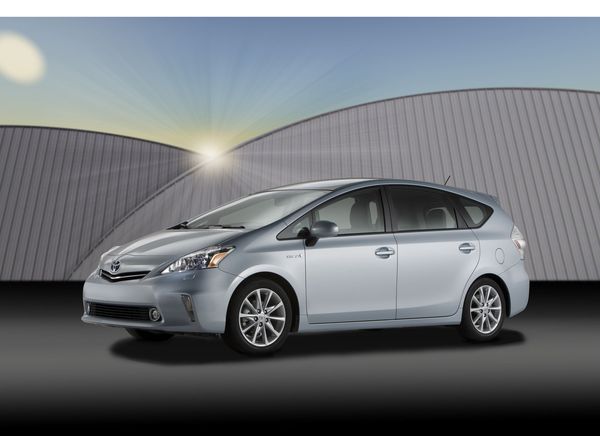Prius_v_001