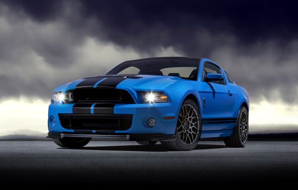 13ShelbyGT500_03_HR