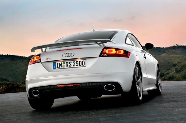 2012-audi-tt-rs-white-rear-coupe-wallpaper-pictures 2012-audi-tt-rs-white-rear-coupe-wallpaper-pictures