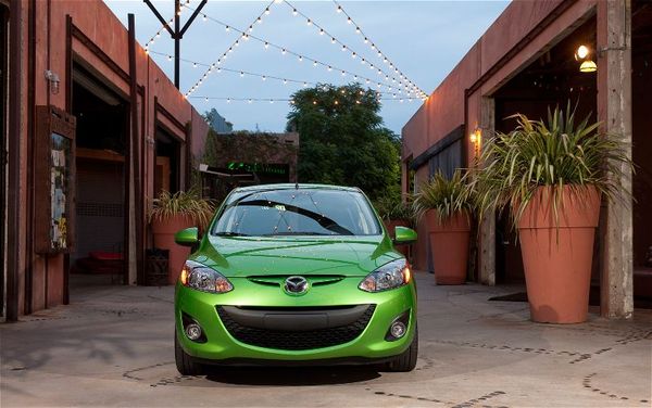 2012-mazda2-front-view