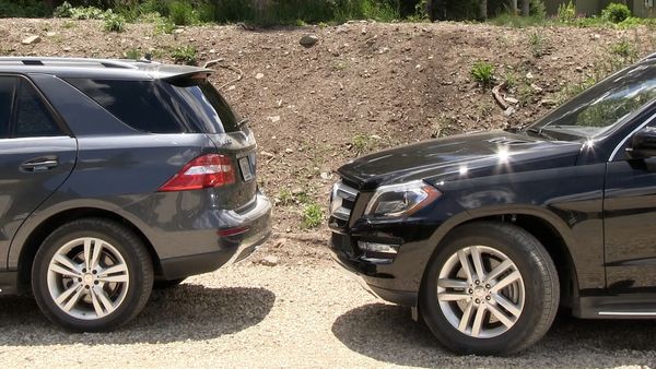 Mercedes-Benz GL self parkingYT