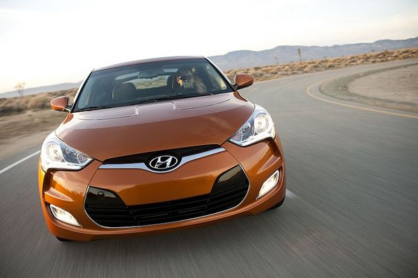 2012-hyundai-veloster-front-view