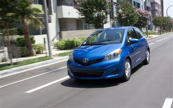 2012-toyota-yaris-front-three-quarters-in-motion