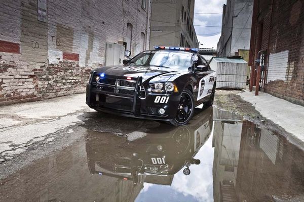 2012-Dodge-Charger-Pursuit-Police-Car-front-view