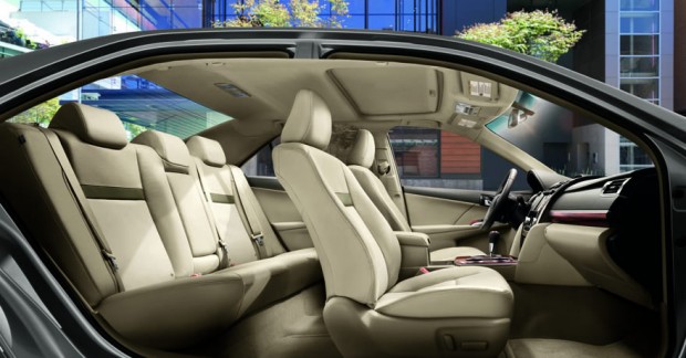 2012 toyota camry hybrid interior