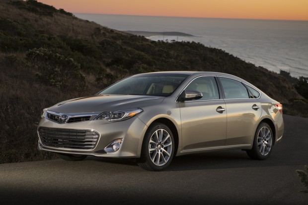 2013 Toyota Avalon 0-60 MPH First Drive Review