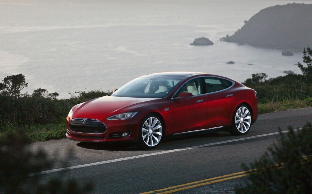 How many Model S electric cars will Tesla sell in 2013?