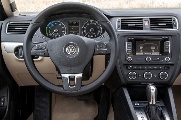 Buyers won't be startled in the cockpit by too many hybrid cues; see the one "mis-cue" below, however.