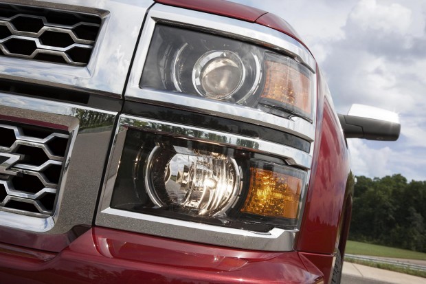 111924_2014-Chevrolet-Silverado-LTZ-016