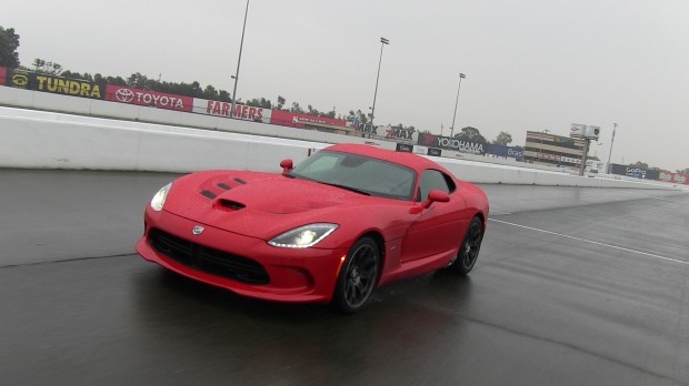 Racing the 2013 SRT Viper: Turn up the volume & live the ride