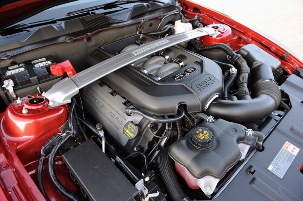 34-2013-ford-mustang-gt-review