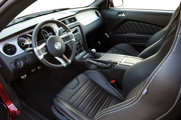 40-2013-ford-mustang-gt-review