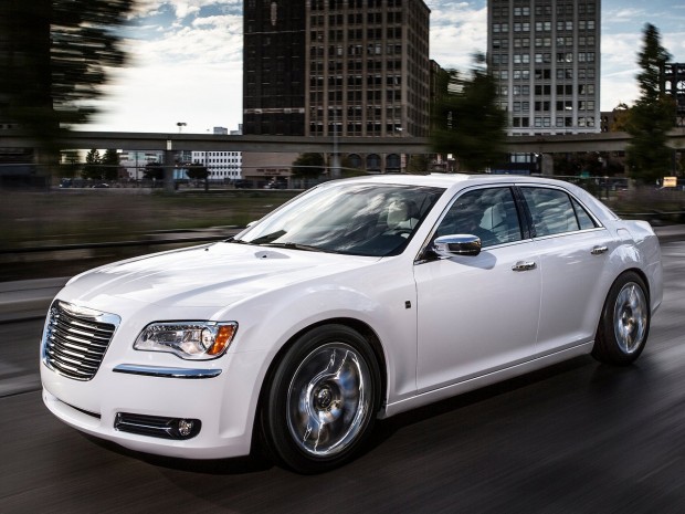 2013-Chrysler-300-Motown-Edition-Front-Side-Top