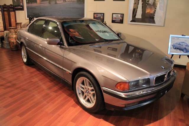 James bond bmw 750i #3