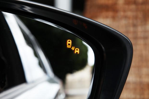 Car Technology: Blind Spot Warning