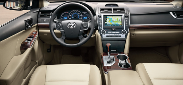 Review 2013 Toyota Camry Se Getting Complacent Or Staying