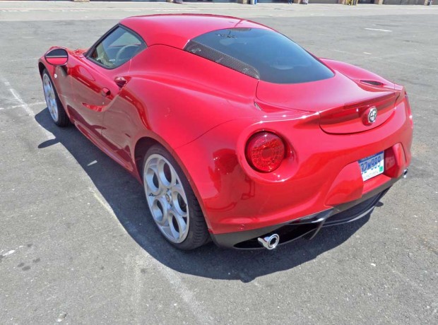 Alfa-Romeo-4C--LSRR