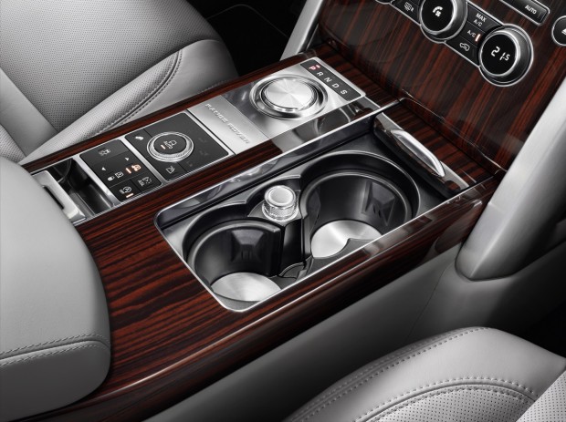 2016 Range Rover SVA console