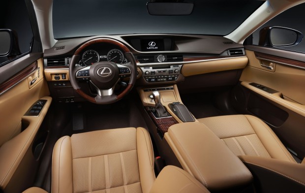 2016 Lexus ES interior