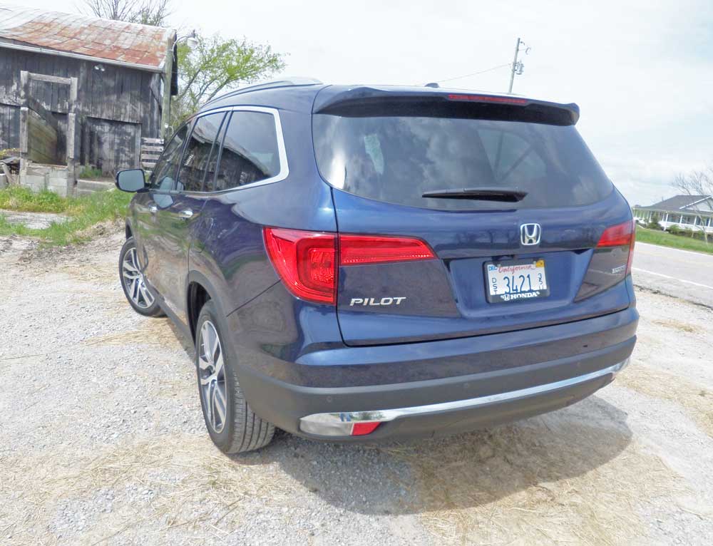 2016 Honda Pilot Touring And Elite Moving On Up Review The Fast 2016 Honda Pilot Touring And Elite Moving On Up Review