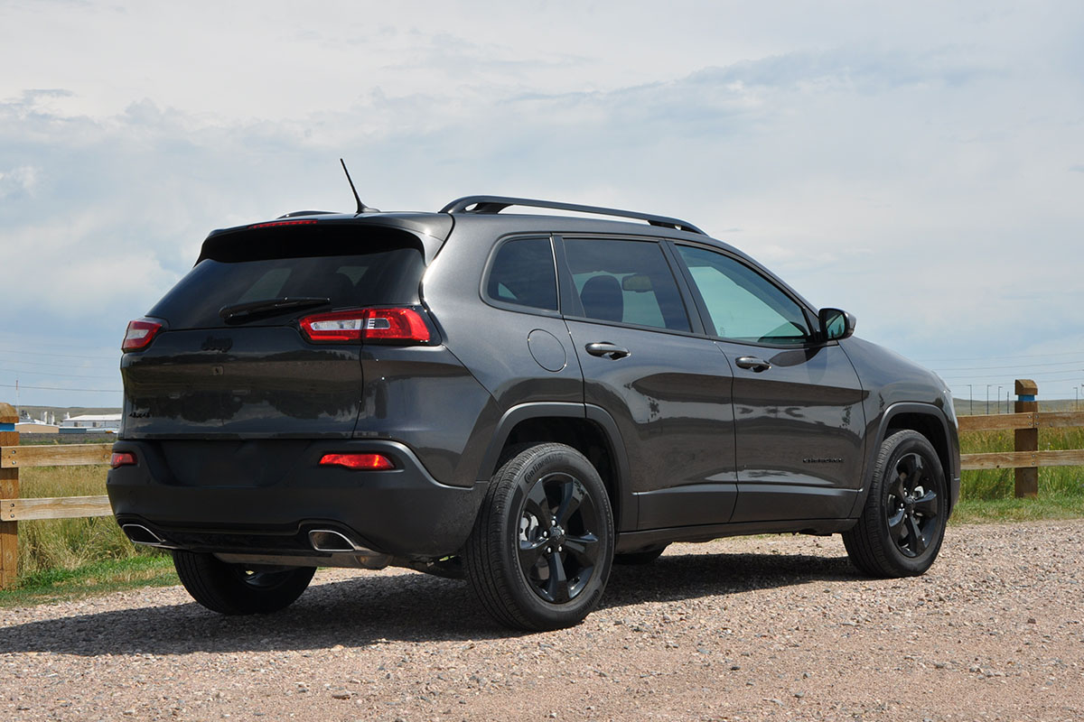 2015 Jeep Cherokee Altitude 4x4 - Worthy of the Name ...