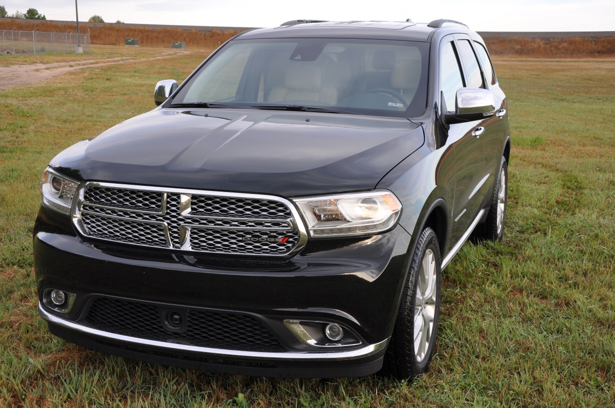 Купить додж в московской области. Dodge Durango 2015. Додж Дюранго 2015. Додж Дюранго 2020. Додж Дюранго 3.