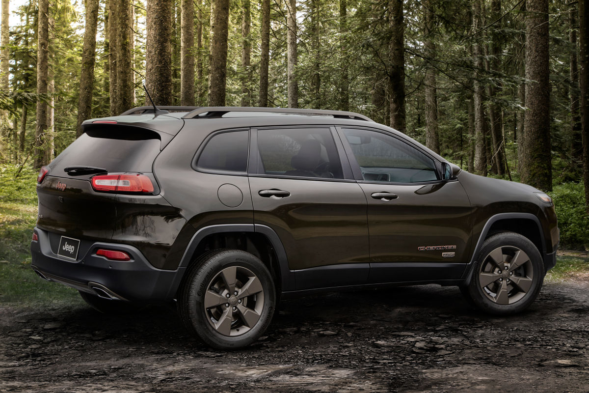 2016 Jeep Cherokee Latitude 75th Anniversary Review ... 2016 Jeep Cherokee L