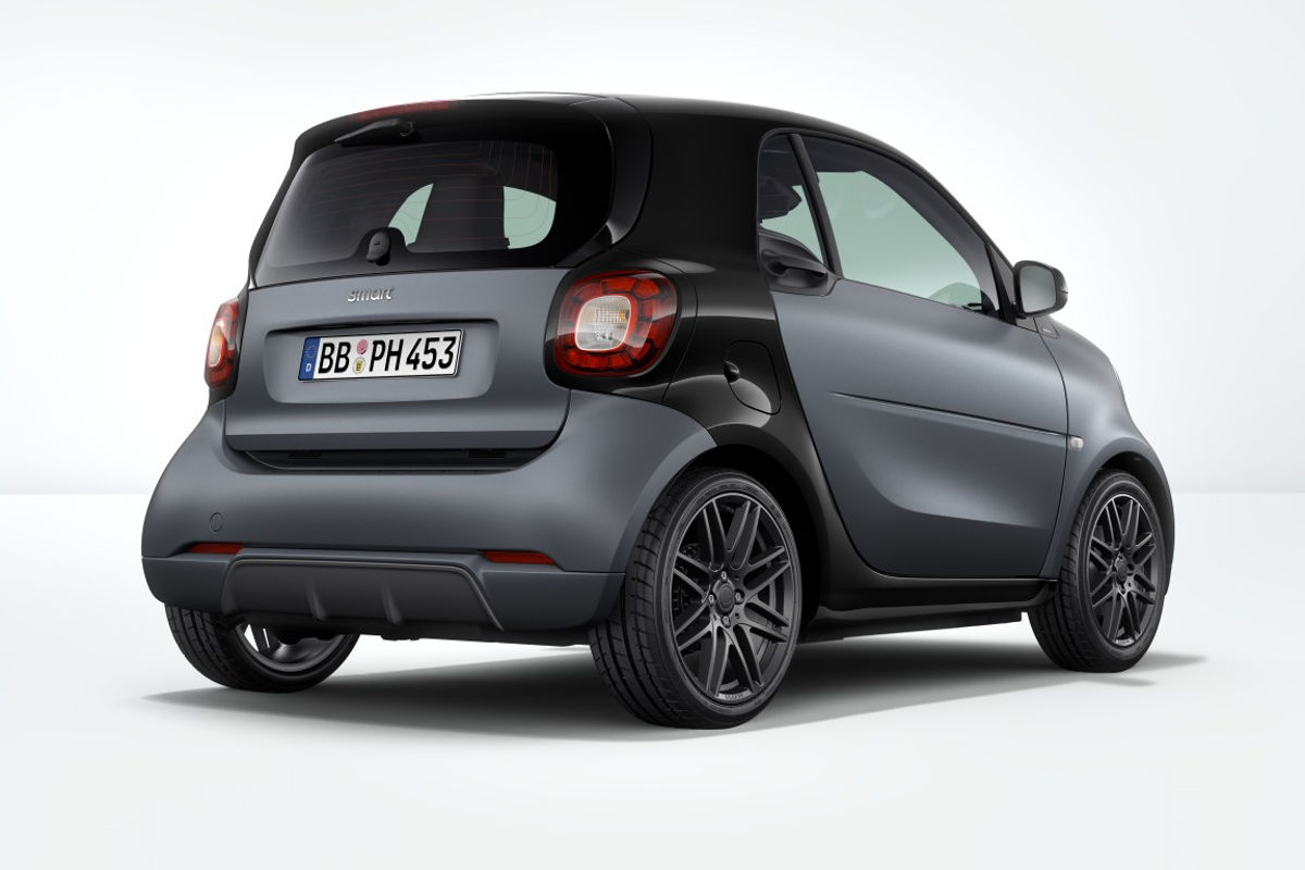 Smart To Offer Performance Brabus Package On 2017 Fortwo News Smart Which Is Part Of Mercedes Benz Also Comes With A Pure Trim Level Starts At 14 650 And An Electric Drive Version Prospective Ers