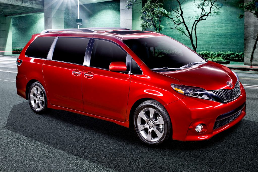 The 2017 Toyota Sienna Minivan Gets A Serious Boost Video 2017 Toyota Sienna Se 006