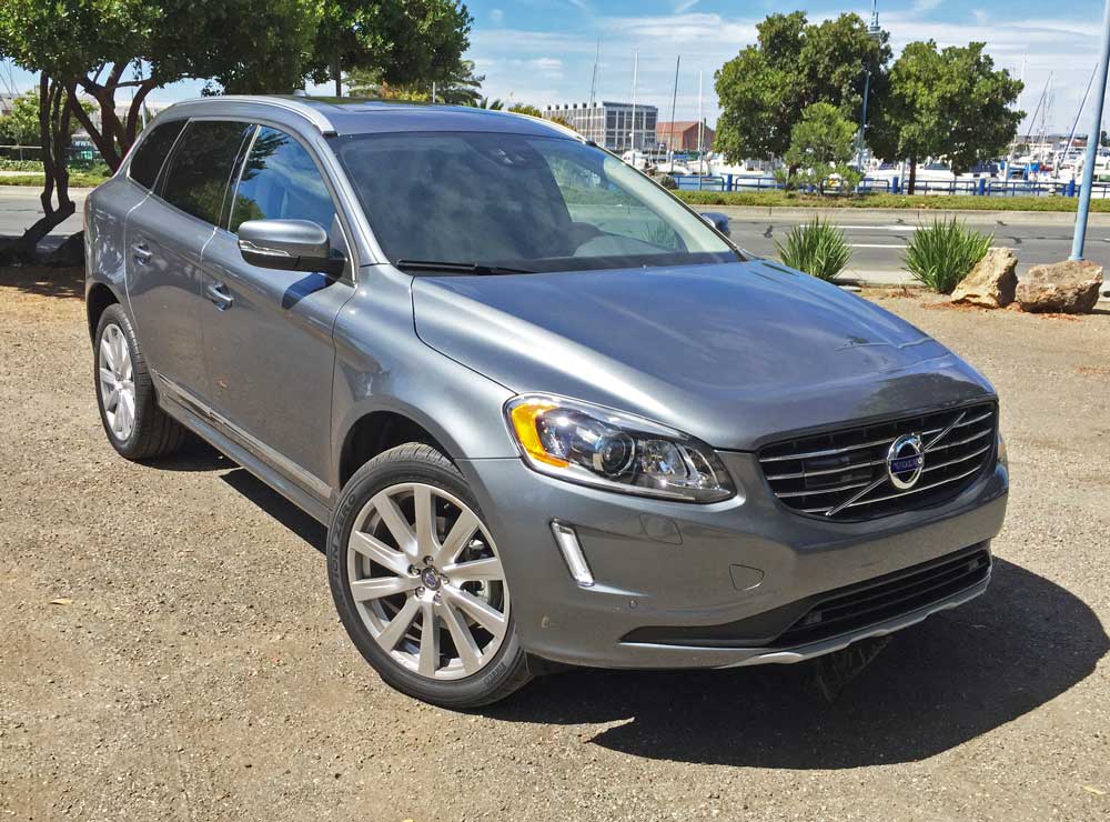 17 Volvo Xc60 T6 Awd Review A Great Car In A Small Package The Fast Lane Car