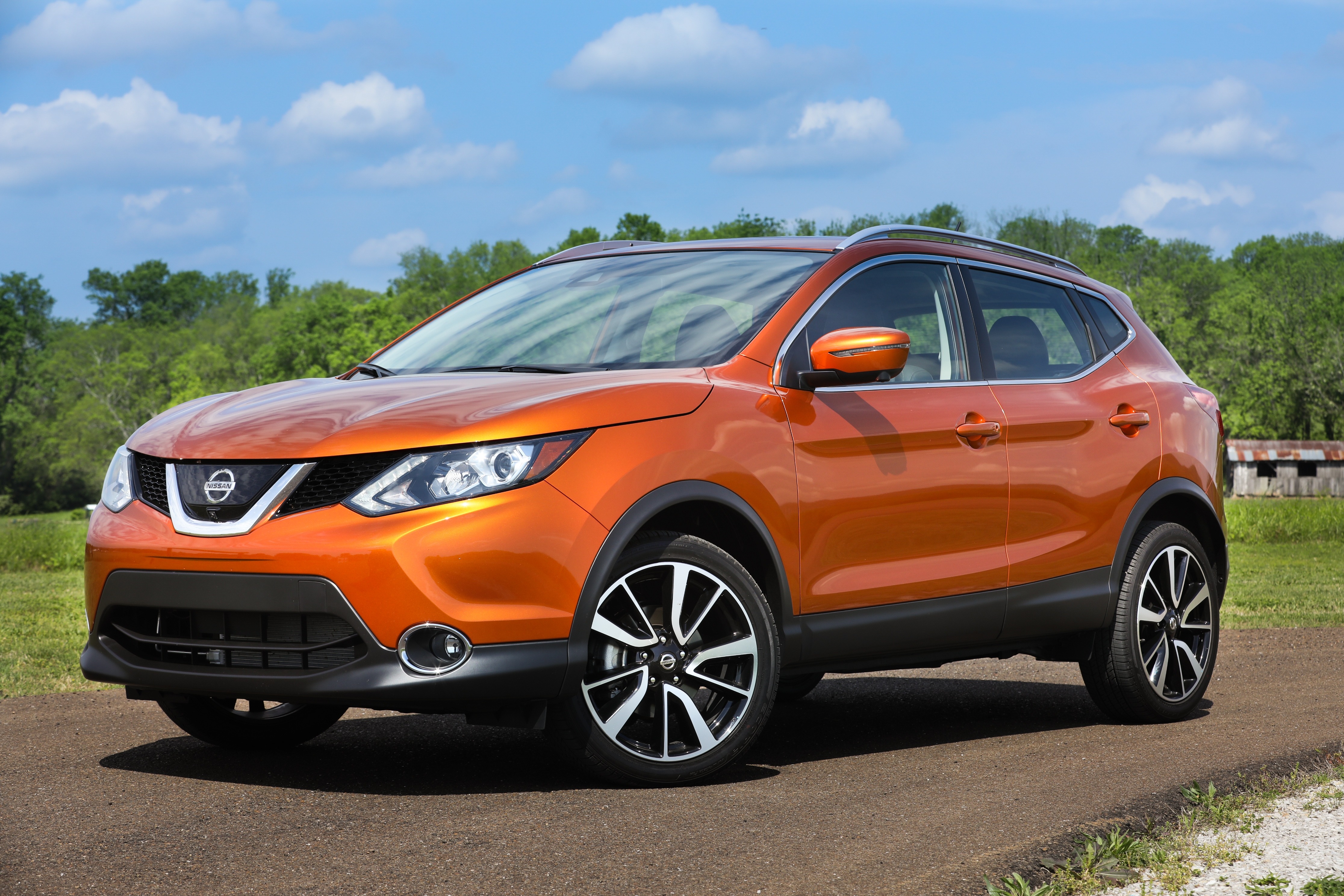 2017 Nissan Rogue Sport SL AWD Platinum The Shrink to Fit Rogue 