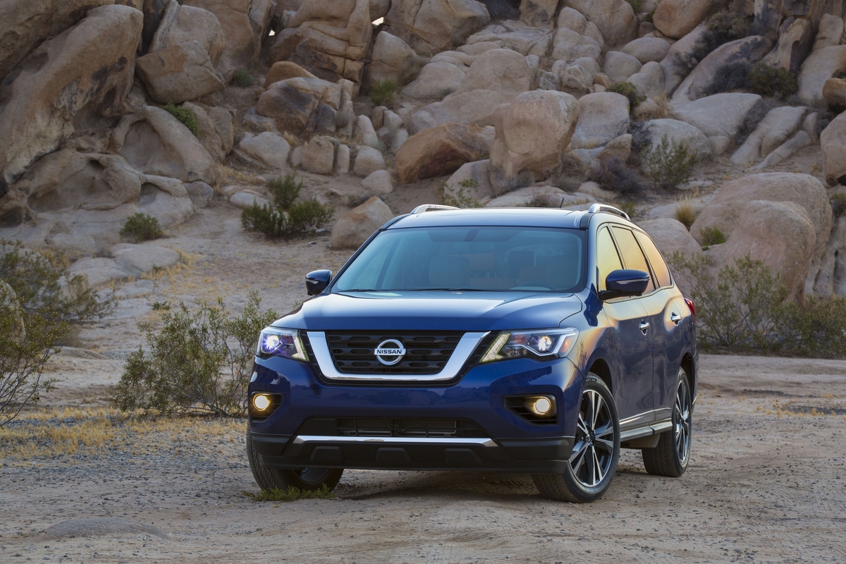 The 2017 Nissan Pathfinder Is Available In Four Diffe Trim 2017 Nissan Pathfinder 4wd