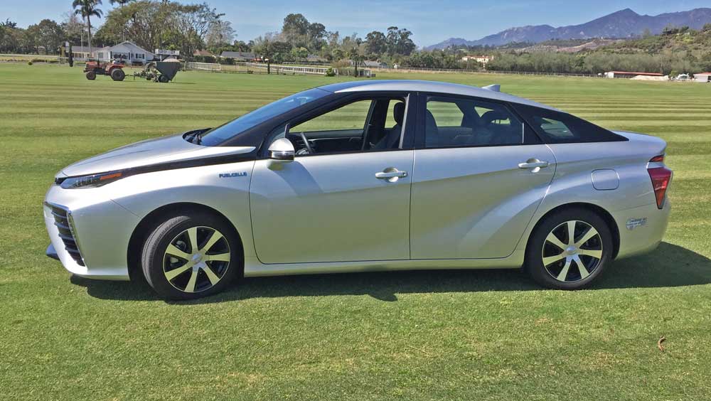 Toyota Mirai Fuel Cell Sedan Still The Car Of Future Review Toyota Mirai
