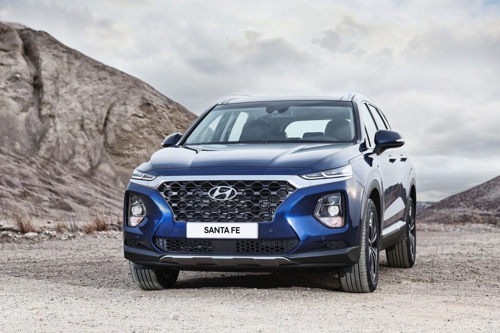 A Diesel Santa Fe? Hyundai Debuts 2019 Santa Fe, Drops ...