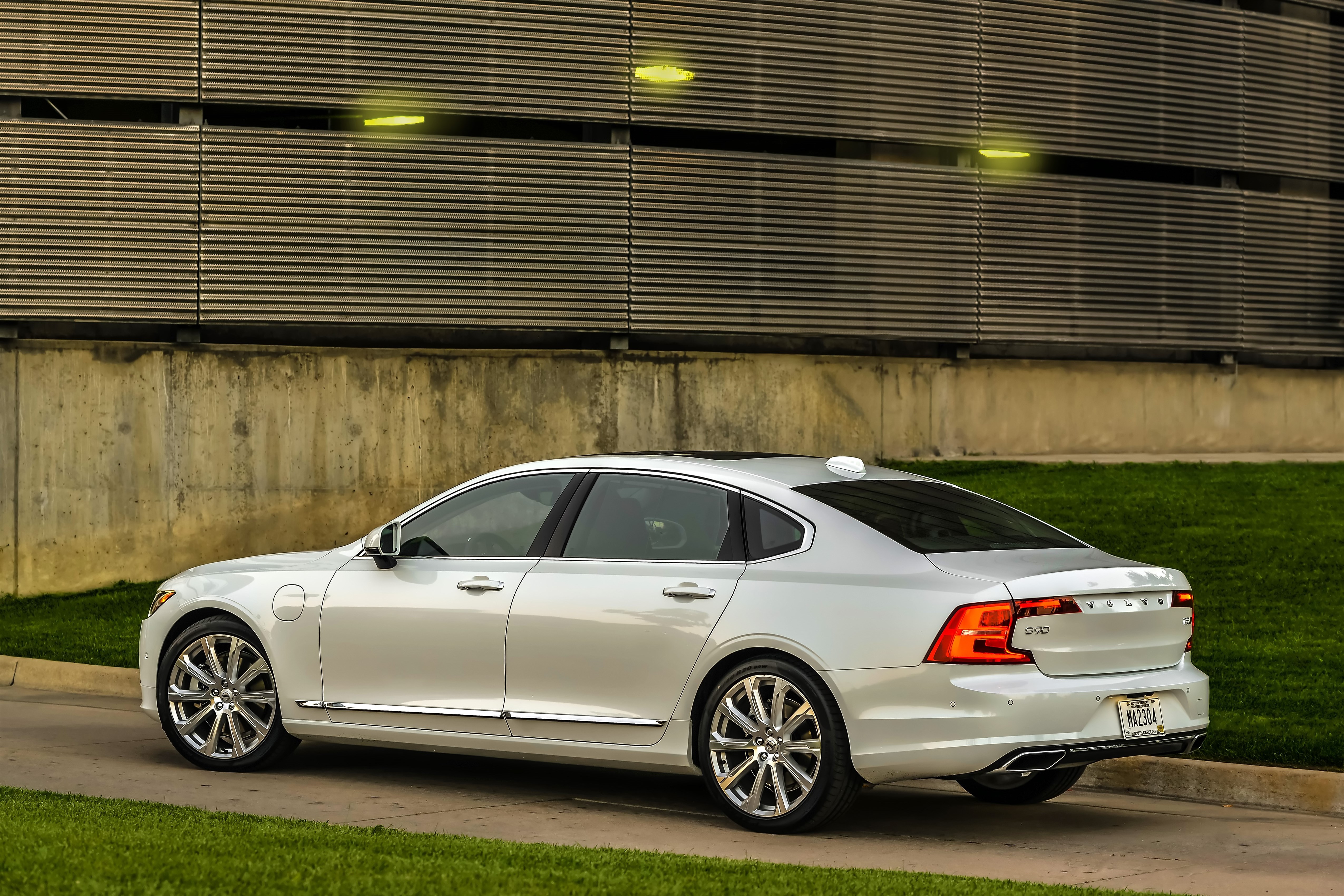 The 2018 Volvo S90 T8 Inscription Sophistication and