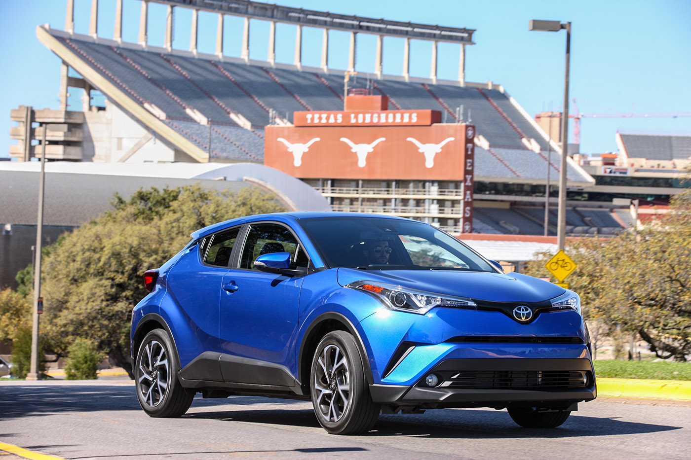 The 2018 Toyota C Hr Looks Snazzy But It Needs More Oomph Review 2018 Toyota C Hr
