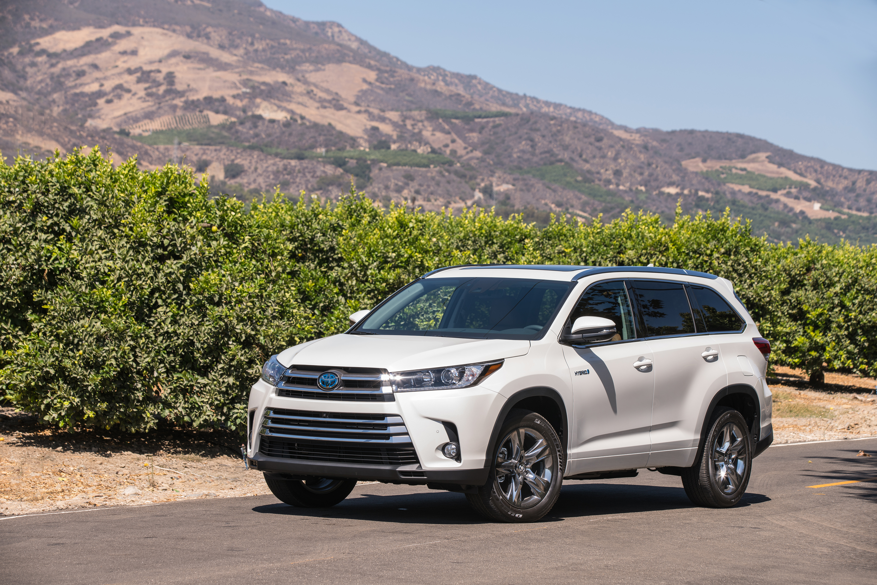 2018 Toyota Highlander Hybrid: The Best All-Around Midsize Hybrid