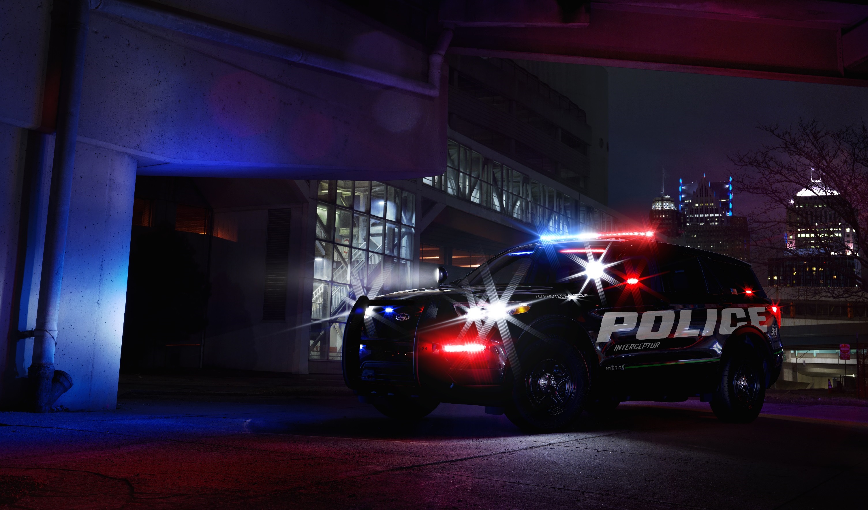 Полицейская машина ночью. Ford Explorer Interceptor 2019. Полицейский Форд эксплорер в США ночью. Полицейская машина.