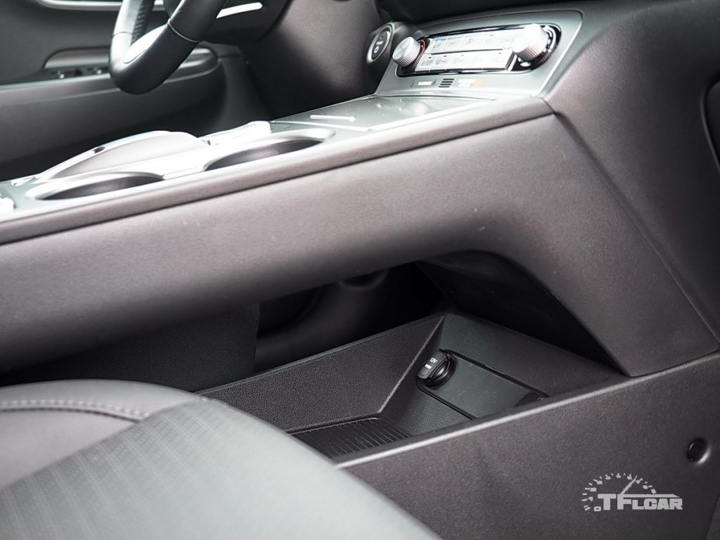 storage bin under center console of 2019 hyundai kona ev