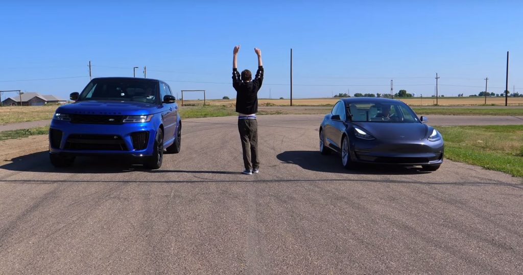 Tesla Model 3 vs. Range Rover Sport SVR drag race
